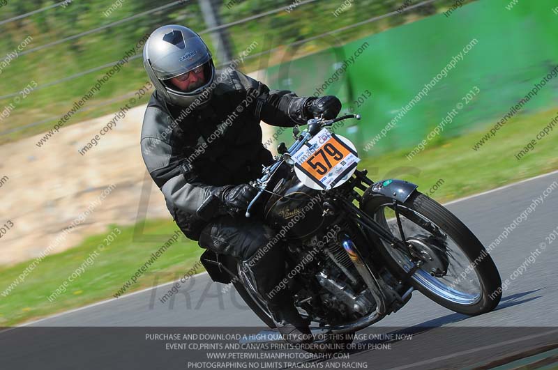 Vintage motorcycle club;eventdigitalimages;mallory park;mallory park trackday photographs;no limits trackdays;peter wileman photography;trackday digital images;trackday photos;vmcc festival 1000 bikes photographs