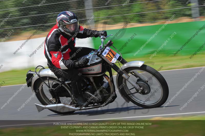 Vintage motorcycle club;eventdigitalimages;mallory park;mallory park trackday photographs;no limits trackdays;peter wileman photography;trackday digital images;trackday photos;vmcc festival 1000 bikes photographs