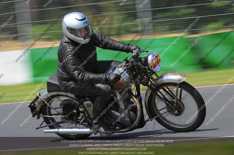 Vintage motorcycle club;eventdigitalimages;mallory park;mallory park trackday photographs;no limits trackdays;peter wileman photography;trackday digital images;trackday photos;vmcc festival 1000 bikes photographs