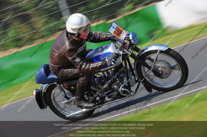 Vintage motorcycle club;eventdigitalimages;mallory park;mallory park trackday photographs;no limits trackdays;peter wileman photography;trackday digital images;trackday photos;vmcc festival 1000 bikes photographs