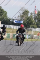 Vintage-motorcycle-club;eventdigitalimages;mallory-park;mallory-park-trackday-photographs;no-limits-trackdays;peter-wileman-photography;trackday-digital-images;trackday-photos;vmcc-festival-1000-bikes-photographs