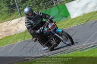 Vintage-motorcycle-club;eventdigitalimages;mallory-park;mallory-park-trackday-photographs;no-limits-trackdays;peter-wileman-photography;trackday-digital-images;trackday-photos;vmcc-festival-1000-bikes-photographs