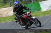 Vintage-motorcycle-club;eventdigitalimages;mallory-park;mallory-park-trackday-photographs;no-limits-trackdays;peter-wileman-photography;trackday-digital-images;trackday-photos;vmcc-festival-1000-bikes-photographs