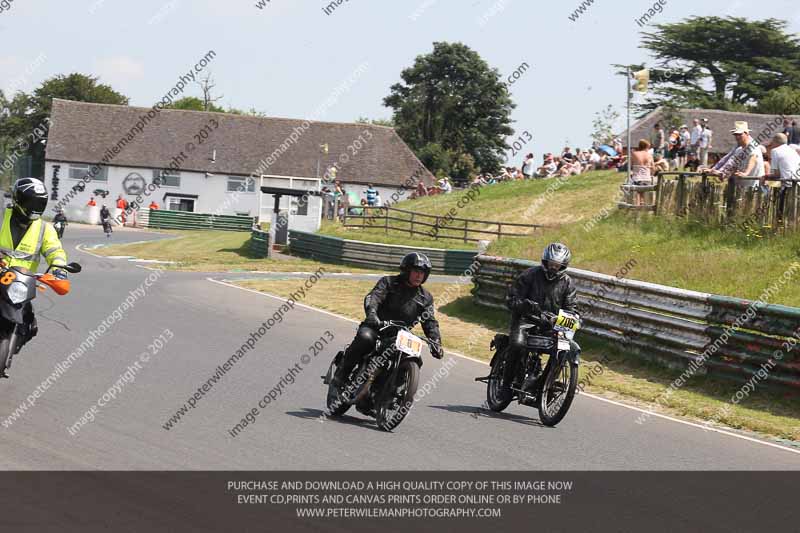 Vintage motorcycle club;eventdigitalimages;mallory park;mallory park trackday photographs;no limits trackdays;peter wileman photography;trackday digital images;trackday photos;vmcc festival 1000 bikes photographs