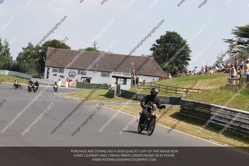 Vintage motorcycle club;eventdigitalimages;mallory park;mallory park trackday photographs;no limits trackdays;peter wileman photography;trackday digital images;trackday photos;vmcc festival 1000 bikes photographs