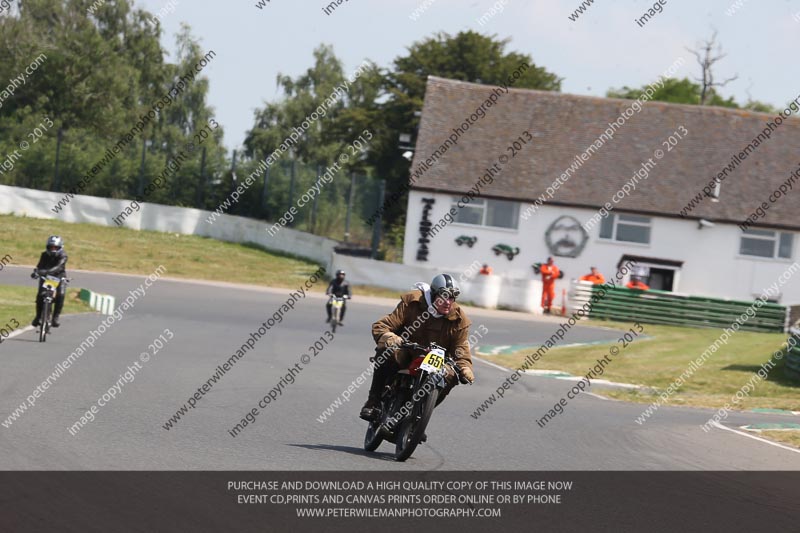 Vintage motorcycle club;eventdigitalimages;mallory park;mallory park trackday photographs;no limits trackdays;peter wileman photography;trackday digital images;trackday photos;vmcc festival 1000 bikes photographs