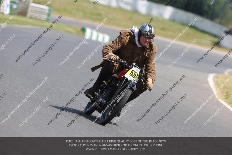 Vintage motorcycle club;eventdigitalimages;mallory park;mallory park trackday photographs;no limits trackdays;peter wileman photography;trackday digital images;trackday photos;vmcc festival 1000 bikes photographs