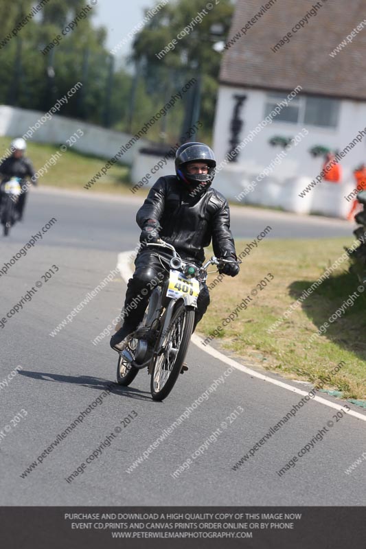 Vintage motorcycle club;eventdigitalimages;mallory park;mallory park trackday photographs;no limits trackdays;peter wileman photography;trackday digital images;trackday photos;vmcc festival 1000 bikes photographs