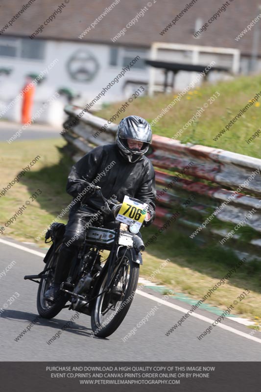 Vintage motorcycle club;eventdigitalimages;mallory park;mallory park trackday photographs;no limits trackdays;peter wileman photography;trackday digital images;trackday photos;vmcc festival 1000 bikes photographs