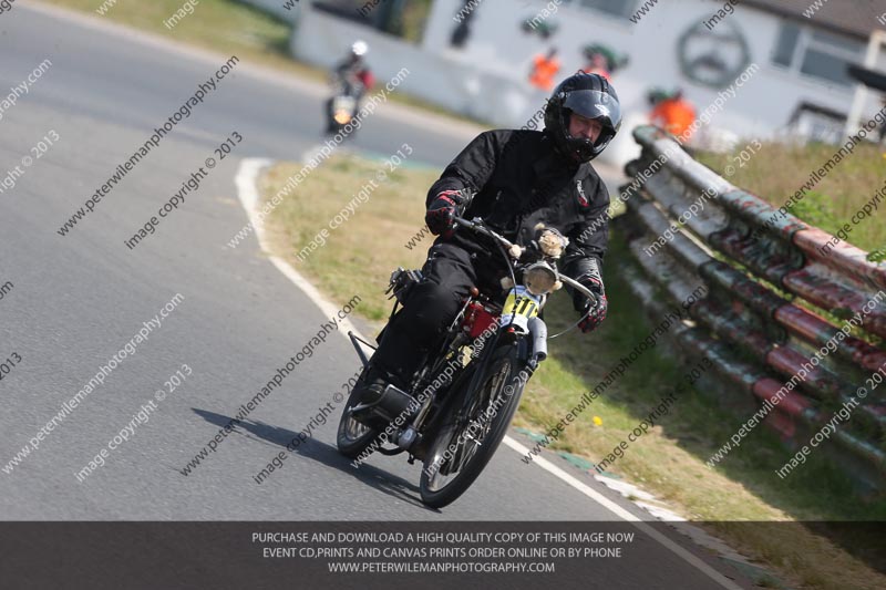 Vintage motorcycle club;eventdigitalimages;mallory park;mallory park trackday photographs;no limits trackdays;peter wileman photography;trackday digital images;trackday photos;vmcc festival 1000 bikes photographs