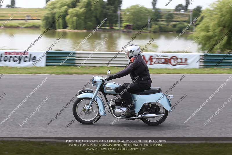 Vintage motorcycle club;eventdigitalimages;mallory park;mallory park trackday photographs;no limits trackdays;peter wileman photography;trackday digital images;trackday photos;vmcc festival 1000 bikes photographs