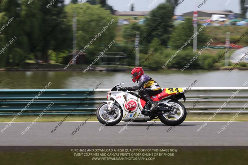 Vintage motorcycle club;eventdigitalimages;mallory park;mallory park trackday photographs;no limits trackdays;peter wileman photography;trackday digital images;trackday photos;vmcc festival 1000 bikes photographs