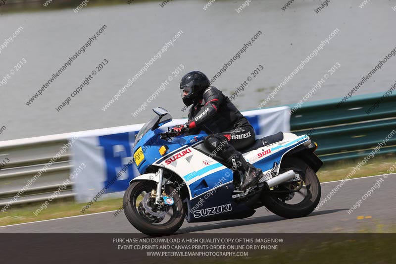 Vintage motorcycle club;eventdigitalimages;mallory park;mallory park trackday photographs;no limits trackdays;peter wileman photography;trackday digital images;trackday photos;vmcc festival 1000 bikes photographs