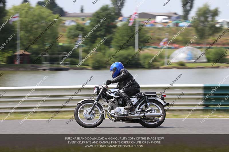 Vintage motorcycle club;eventdigitalimages;mallory park;mallory park trackday photographs;no limits trackdays;peter wileman photography;trackday digital images;trackday photos;vmcc festival 1000 bikes photographs