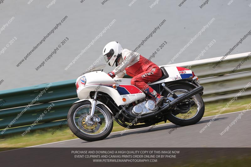 Vintage motorcycle club;eventdigitalimages;mallory park;mallory park trackday photographs;no limits trackdays;peter wileman photography;trackday digital images;trackday photos;vmcc festival 1000 bikes photographs