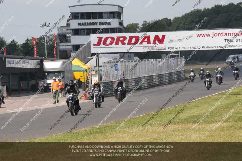 Vintage motorcycle club;eventdigitalimages;mallory park;mallory park trackday photographs;no limits trackdays;peter wileman photography;trackday digital images;trackday photos;vmcc festival 1000 bikes photographs