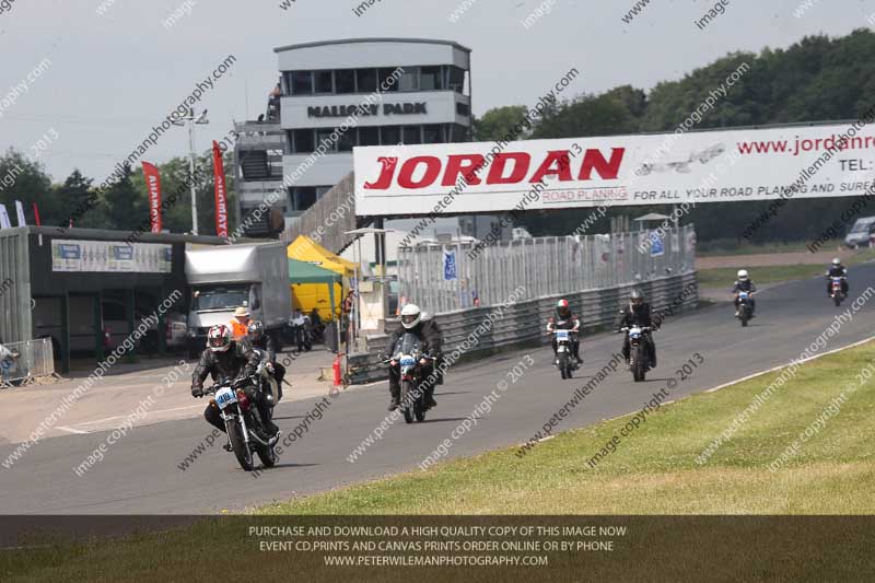 Vintage motorcycle club;eventdigitalimages;mallory park;mallory park trackday photographs;no limits trackdays;peter wileman photography;trackday digital images;trackday photos;vmcc festival 1000 bikes photographs