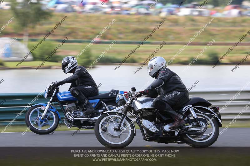 Vintage motorcycle club;eventdigitalimages;mallory park;mallory park trackday photographs;no limits trackdays;peter wileman photography;trackday digital images;trackday photos;vmcc festival 1000 bikes photographs