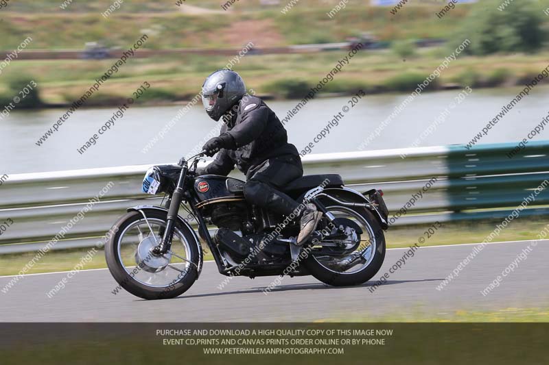 Vintage motorcycle club;eventdigitalimages;mallory park;mallory park trackday photographs;no limits trackdays;peter wileman photography;trackday digital images;trackday photos;vmcc festival 1000 bikes photographs