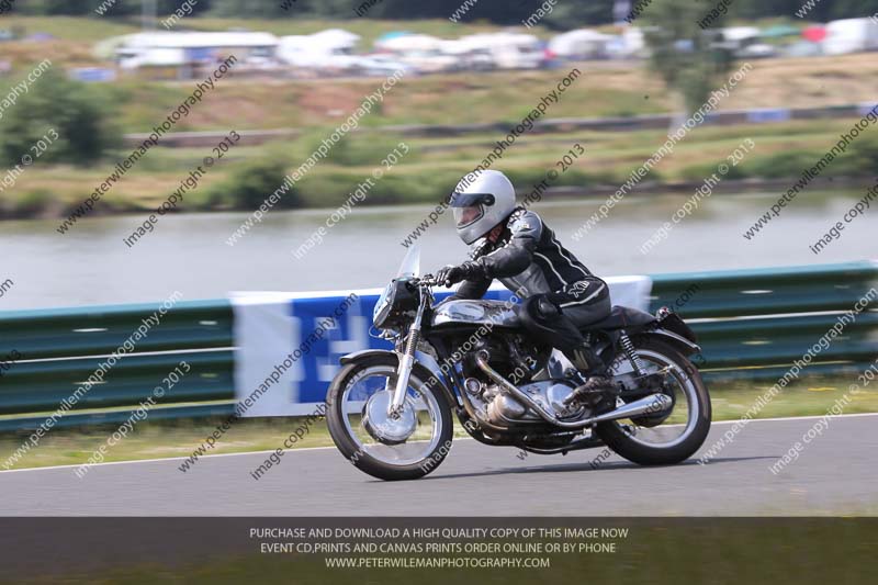 Vintage motorcycle club;eventdigitalimages;mallory park;mallory park trackday photographs;no limits trackdays;peter wileman photography;trackday digital images;trackday photos;vmcc festival 1000 bikes photographs