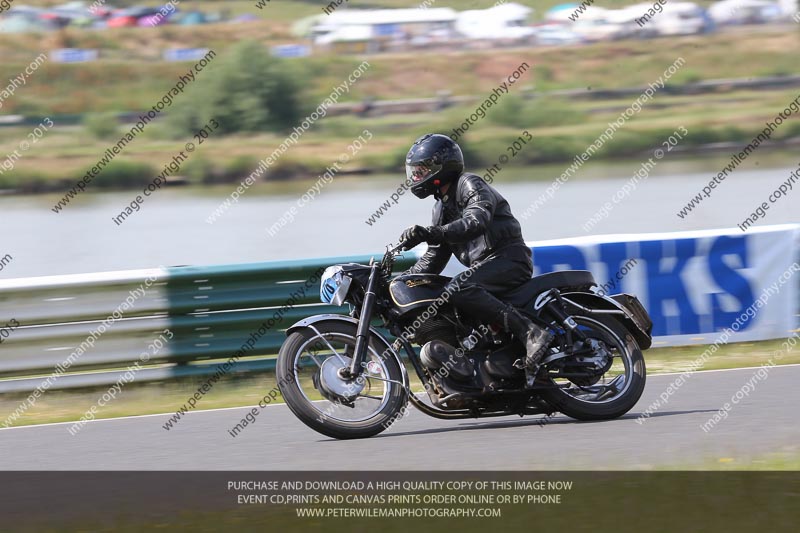 Vintage motorcycle club;eventdigitalimages;mallory park;mallory park trackday photographs;no limits trackdays;peter wileman photography;trackday digital images;trackday photos;vmcc festival 1000 bikes photographs