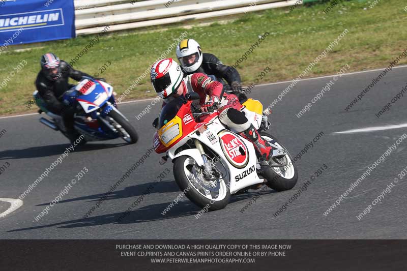 Vintage motorcycle club;eventdigitalimages;mallory park;mallory park trackday photographs;no limits trackdays;peter wileman photography;trackday digital images;trackday photos;vmcc festival 1000 bikes photographs