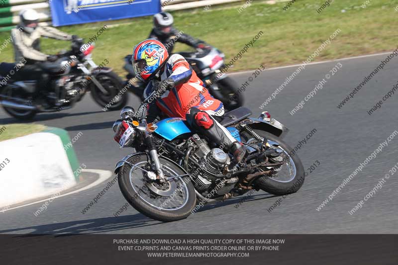 Vintage motorcycle club;eventdigitalimages;mallory park;mallory park trackday photographs;no limits trackdays;peter wileman photography;trackday digital images;trackday photos;vmcc festival 1000 bikes photographs