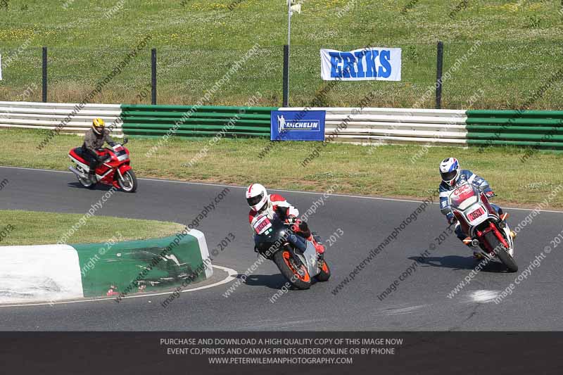 Vintage motorcycle club;eventdigitalimages;mallory park;mallory park trackday photographs;no limits trackdays;peter wileman photography;trackday digital images;trackday photos;vmcc festival 1000 bikes photographs