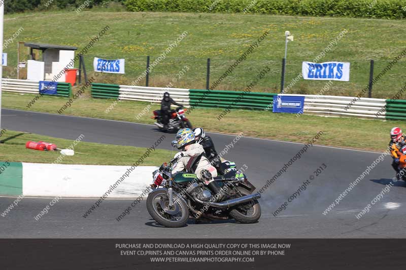 Vintage motorcycle club;eventdigitalimages;mallory park;mallory park trackday photographs;no limits trackdays;peter wileman photography;trackday digital images;trackday photos;vmcc festival 1000 bikes photographs