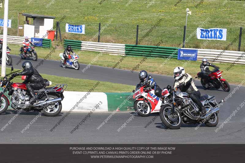 Vintage motorcycle club;eventdigitalimages;mallory park;mallory park trackday photographs;no limits trackdays;peter wileman photography;trackday digital images;trackday photos;vmcc festival 1000 bikes photographs