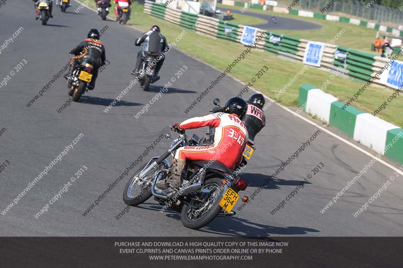 Vintage motorcycle club;eventdigitalimages;mallory park;mallory park trackday photographs;no limits trackdays;peter wileman photography;trackday digital images;trackday photos;vmcc festival 1000 bikes photographs