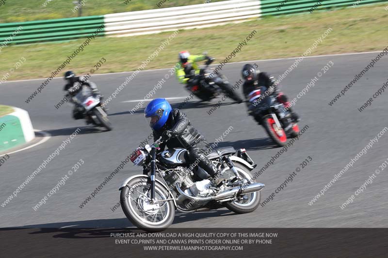 Vintage motorcycle club;eventdigitalimages;mallory park;mallory park trackday photographs;no limits trackdays;peter wileman photography;trackday digital images;trackday photos;vmcc festival 1000 bikes photographs