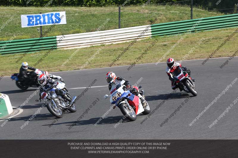 Vintage motorcycle club;eventdigitalimages;mallory park;mallory park trackday photographs;no limits trackdays;peter wileman photography;trackday digital images;trackday photos;vmcc festival 1000 bikes photographs