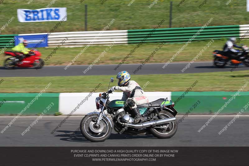 Vintage motorcycle club;eventdigitalimages;mallory park;mallory park trackday photographs;no limits trackdays;peter wileman photography;trackday digital images;trackday photos;vmcc festival 1000 bikes photographs