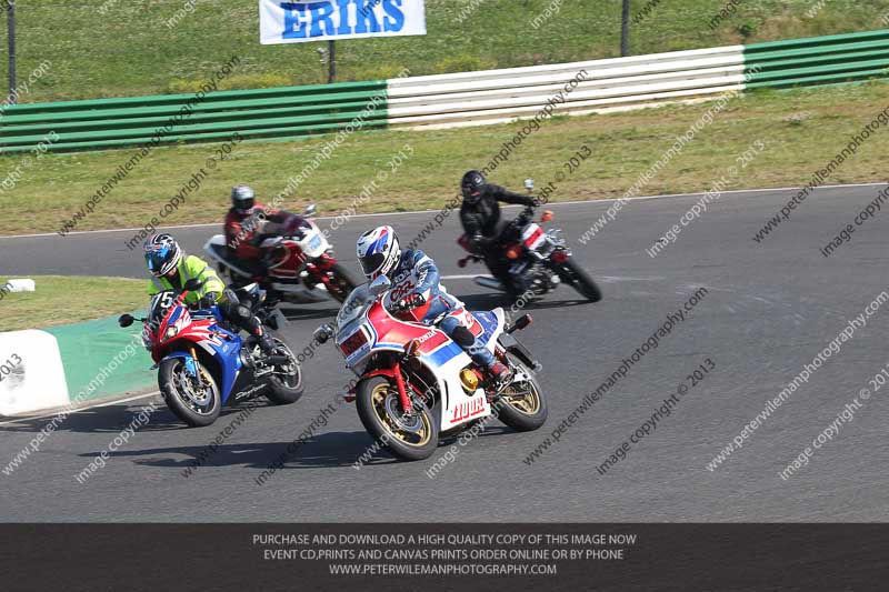 Vintage motorcycle club;eventdigitalimages;mallory park;mallory park trackday photographs;no limits trackdays;peter wileman photography;trackday digital images;trackday photos;vmcc festival 1000 bikes photographs