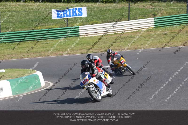 Vintage motorcycle club;eventdigitalimages;mallory park;mallory park trackday photographs;no limits trackdays;peter wileman photography;trackday digital images;trackday photos;vmcc festival 1000 bikes photographs