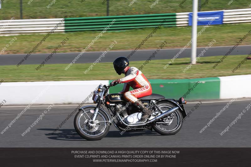 Vintage motorcycle club;eventdigitalimages;mallory park;mallory park trackday photographs;no limits trackdays;peter wileman photography;trackday digital images;trackday photos;vmcc festival 1000 bikes photographs