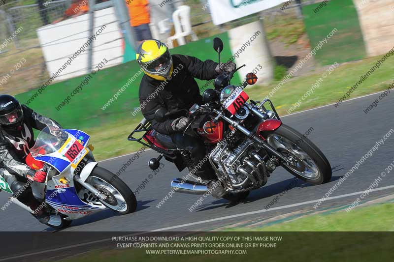 Vintage motorcycle club;eventdigitalimages;mallory park;mallory park trackday photographs;no limits trackdays;peter wileman photography;trackday digital images;trackday photos;vmcc festival 1000 bikes photographs