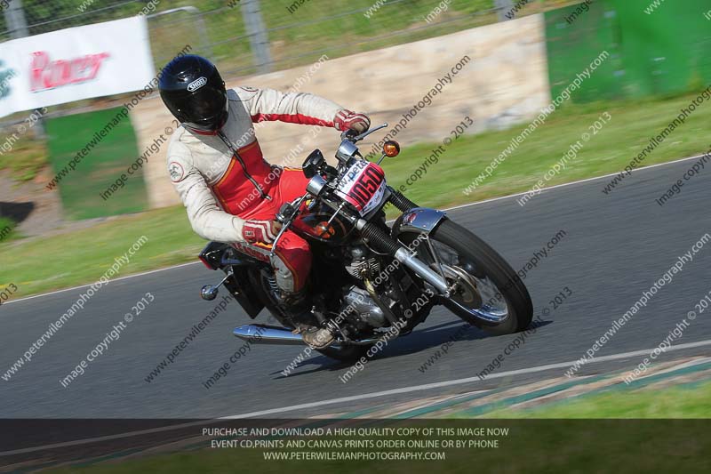 Vintage motorcycle club;eventdigitalimages;mallory park;mallory park trackday photographs;no limits trackdays;peter wileman photography;trackday digital images;trackday photos;vmcc festival 1000 bikes photographs