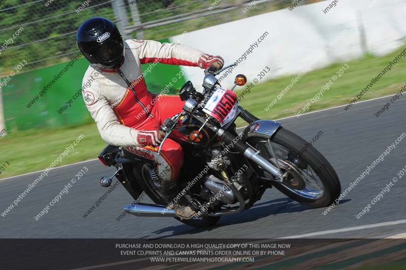 Vintage motorcycle club;eventdigitalimages;mallory park;mallory park trackday photographs;no limits trackdays;peter wileman photography;trackday digital images;trackday photos;vmcc festival 1000 bikes photographs