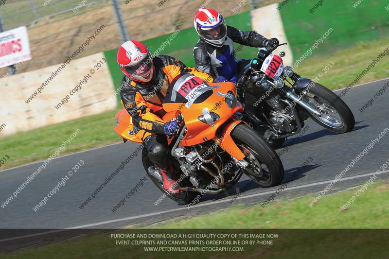 Vintage motorcycle club;eventdigitalimages;mallory park;mallory park trackday photographs;no limits trackdays;peter wileman photography;trackday digital images;trackday photos;vmcc festival 1000 bikes photographs