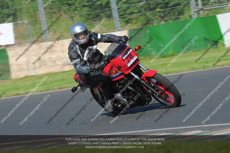 Vintage motorcycle club;eventdigitalimages;mallory park;mallory park trackday photographs;no limits trackdays;peter wileman photography;trackday digital images;trackday photos;vmcc festival 1000 bikes photographs