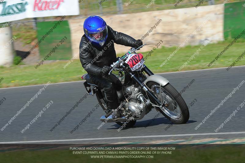 Vintage motorcycle club;eventdigitalimages;mallory park;mallory park trackday photographs;no limits trackdays;peter wileman photography;trackday digital images;trackday photos;vmcc festival 1000 bikes photographs