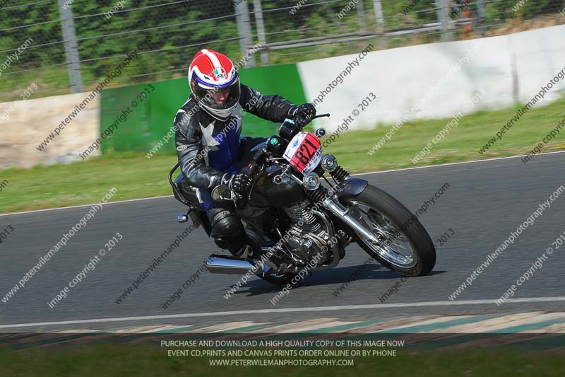 Vintage motorcycle club;eventdigitalimages;mallory park;mallory park trackday photographs;no limits trackdays;peter wileman photography;trackday digital images;trackday photos;vmcc festival 1000 bikes photographs