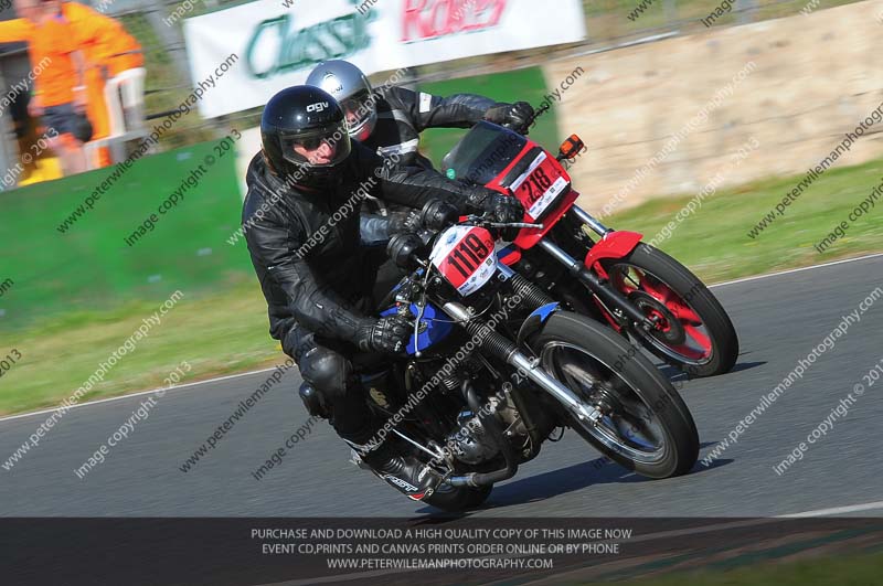 Vintage motorcycle club;eventdigitalimages;mallory park;mallory park trackday photographs;no limits trackdays;peter wileman photography;trackday digital images;trackday photos;vmcc festival 1000 bikes photographs