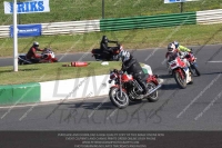 Vintage-motorcycle-club;eventdigitalimages;mallory-park;mallory-park-trackday-photographs;no-limits-trackdays;peter-wileman-photography;trackday-digital-images;trackday-photos;vmcc-festival-1000-bikes-photographs