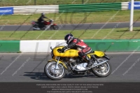 Vintage-motorcycle-club;eventdigitalimages;mallory-park;mallory-park-trackday-photographs;no-limits-trackdays;peter-wileman-photography;trackday-digital-images;trackday-photos;vmcc-festival-1000-bikes-photographs