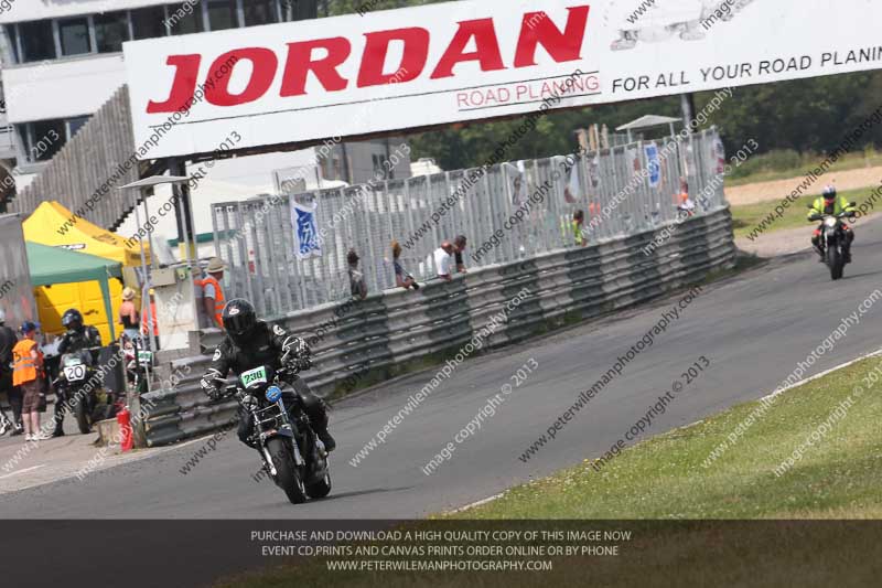 Vintage motorcycle club;eventdigitalimages;mallory park;mallory park trackday photographs;no limits trackdays;peter wileman photography;trackday digital images;trackday photos;vmcc festival 1000 bikes photographs