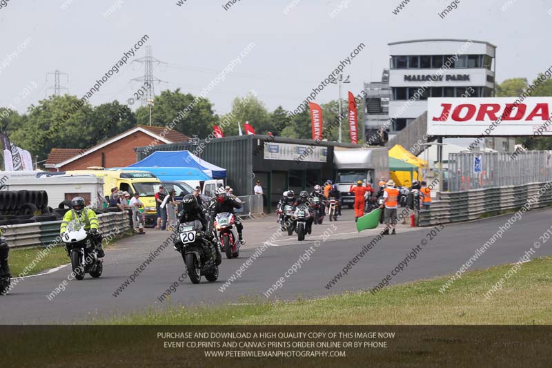 Vintage motorcycle club;eventdigitalimages;mallory park;mallory park trackday photographs;no limits trackdays;peter wileman photography;trackday digital images;trackday photos;vmcc festival 1000 bikes photographs