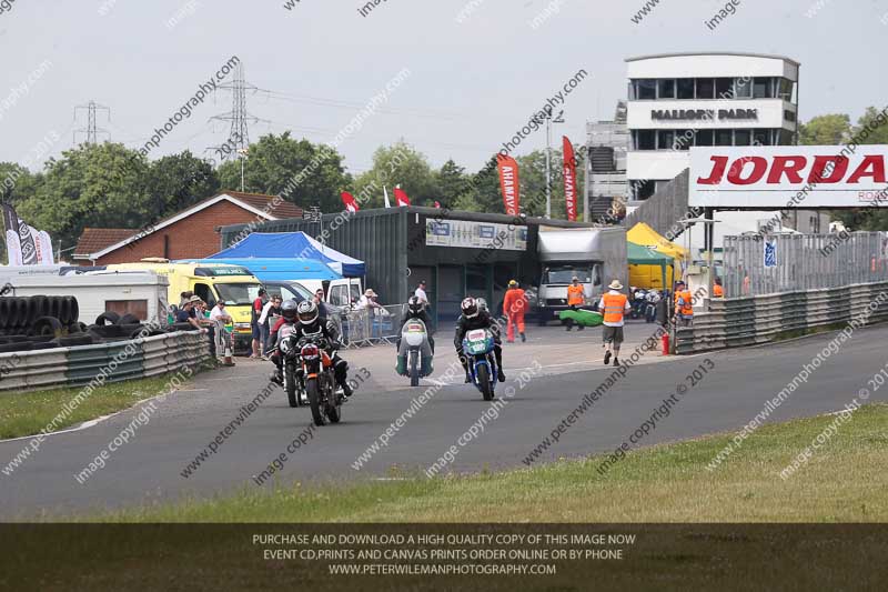 Vintage motorcycle club;eventdigitalimages;mallory park;mallory park trackday photographs;no limits trackdays;peter wileman photography;trackday digital images;trackday photos;vmcc festival 1000 bikes photographs